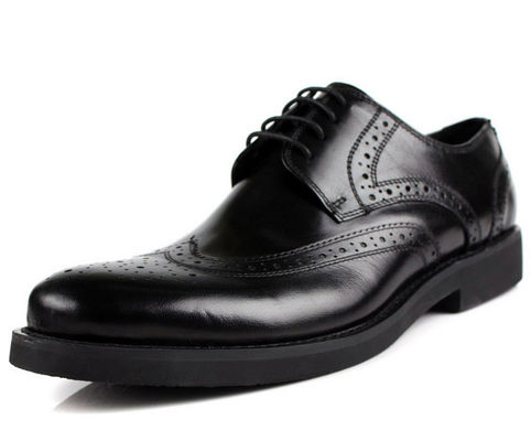 Europa Design Homens Sapatos Brogue Estilo de botas Calçados masculinos de couro de grãos completos
