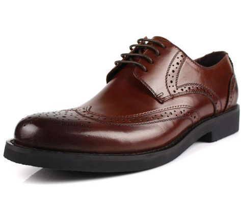 Europa Design Homens Sapatos Brogue Estilo de botas Calçados masculinos de couro de grãos completos