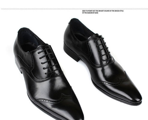 Sapatos de roupa de couro preto impermeáveis, de dedos pontiagudos Homens Sapatos de couro feitos à mão