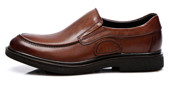 Sapatos de negócios com sola macia, calçados, calçados masculinos, calçados de condução de couro castanho.