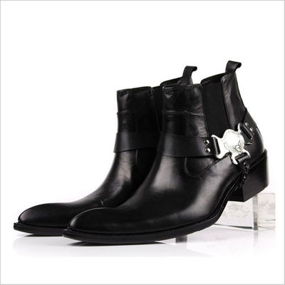 Botas de calcanhares personalizadas para homens Slip On Winter Slip On Boots Homens com Mental Chain