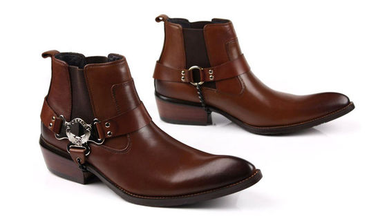Botas de calcanhares personalizadas para homens Slip On Winter Slip On Boots Homens com Mental Chain