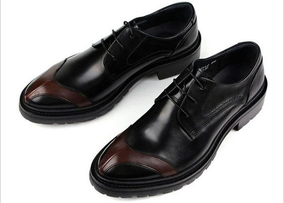 Calçados de couro masculino com pontos britânicos estilos calçados de couro marrom