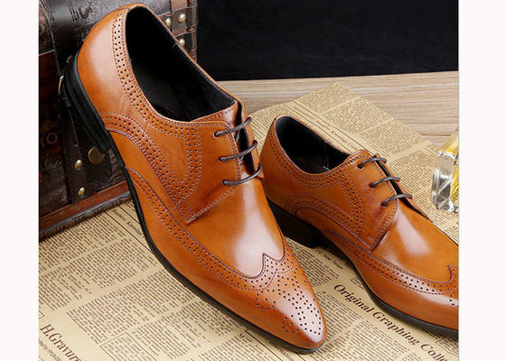 Calçado masculino Brogue Formal Oxford Calçado masculino de couro de vaca Calçado masculino clássico