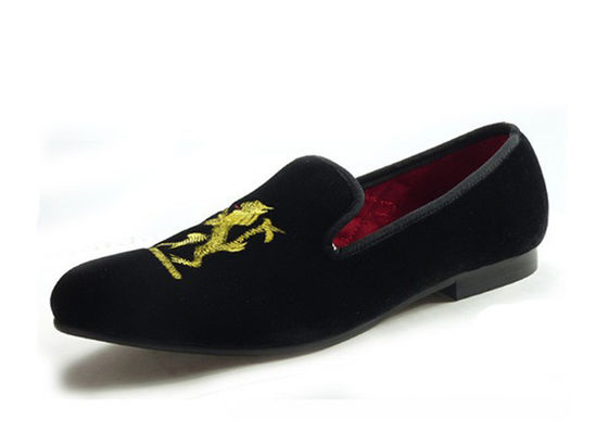 Leão bordado Loafers de veludo masculino feitos à mão Sapatilhas de veludo preto masculino para casamento