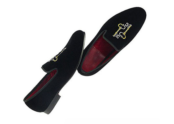 Calçados de alta qualidade, com bordados, duráveis, com sapatos pretos.