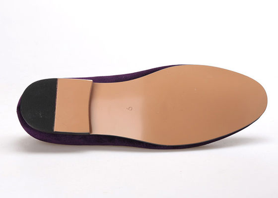 Calçados de veludo roxo feitos à mão Calçados de veludo roxo para homens Calçados de verão