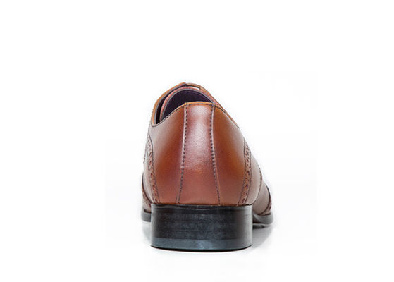Calçados de negócios para homens Calçados de brogue casual para homens Calçados de vestido para homens feitos à mão