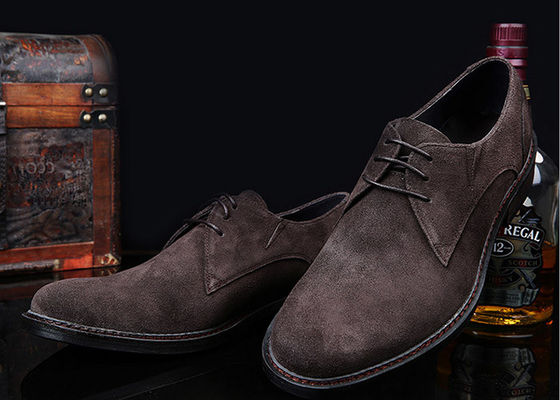 Sapatos britânicos de estilo cinza / preto Oxford, calçados de couro masculino e camurça