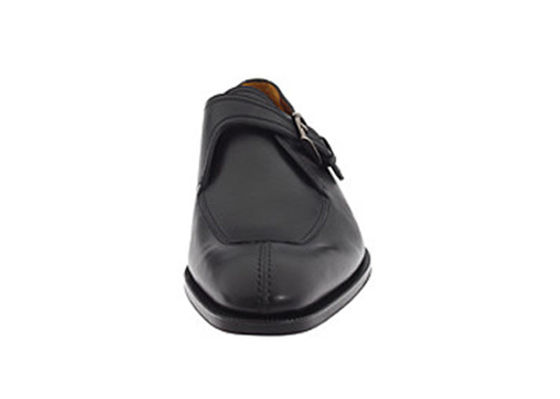 Sapatos de couro preto, feitos à mão, com correias de monge, homens com correias de monge.