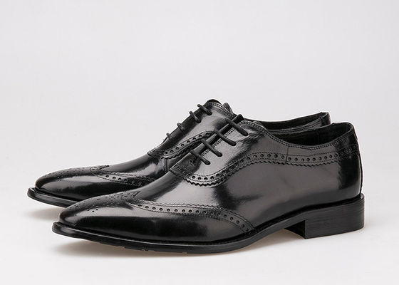 Homens Negros Sapatos de Negócios Casual, Oxford esculpidos de couro, atacadores Brogue