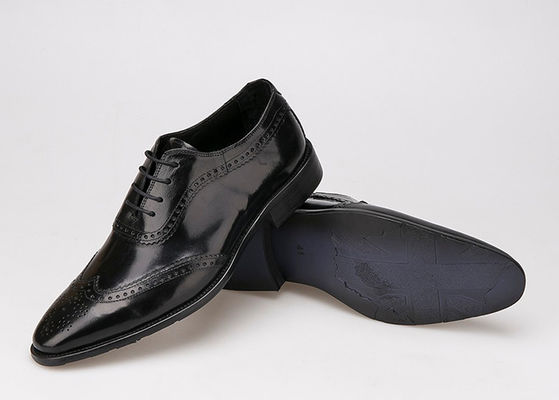 Homens Negros Sapatos de Negócios Casual, Oxford esculpidos de couro, atacadores Brogue