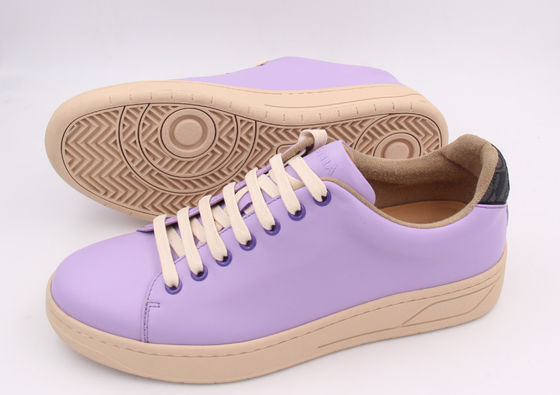 Wisteria Low Top Mulheres Sneaker de couro Dedo redondo Vários tamanhos