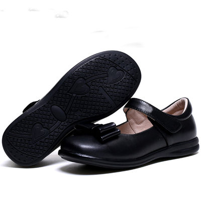 Patente de couro sapatos escolares unisex salto plano com laços sola de borracha