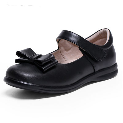 Patente de couro sapatos escolares unisex salto plano com laços sola de borracha