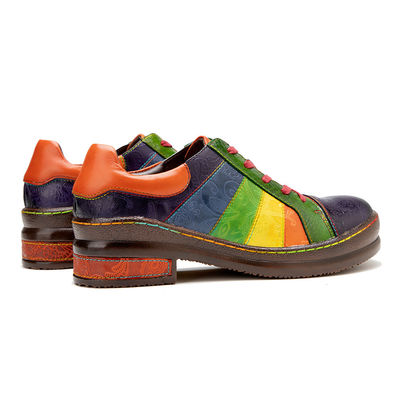 Sapatos de vestido de padrão sólido para mulheres personalizados Sapatos planos de arco-íris polidos à mão