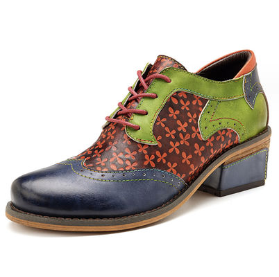 Moda Sapatos de vestido feminino Pedaço pontiagudo ponta de asa Sapatos coloridos de couro vintage