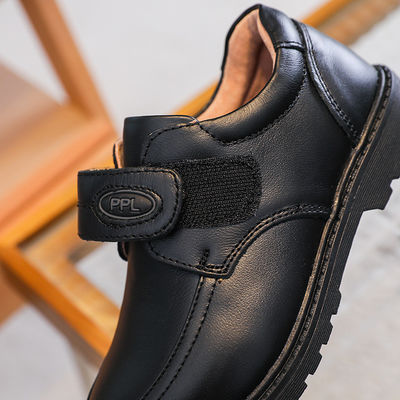 26-45 Sapatos escolares de couro preto com salto plano e atacadores feitos