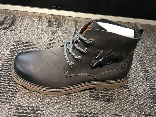 Botas de couro masculino, estilo Brown Martin, para negócios.