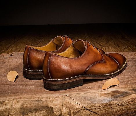 Roupas de noiva impermeáveis para homens Sapatos com atacadores de salto plano Sapatos com listras
