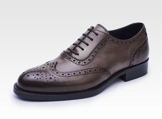 Sapatos de negócios, calçado casual, calçados de festa, calçados para homens.