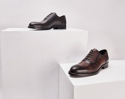 Calçados clássicos em PU para homens de estilo Oxford Calçados feitos à mão para negócios