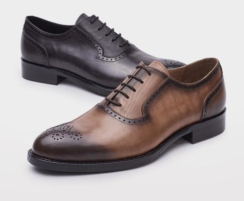 Calçados clássicos em PU para homens de estilo Oxford Calçados feitos à mão para negócios