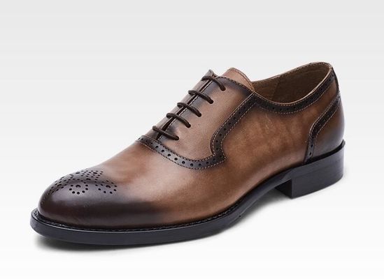 Calçados clássicos em PU para homens de estilo Oxford Calçados feitos à mão para negócios