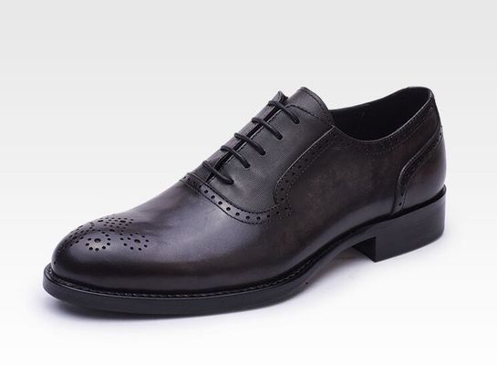 Calçados clássicos em PU para homens de estilo Oxford Calçados feitos à mão para negócios