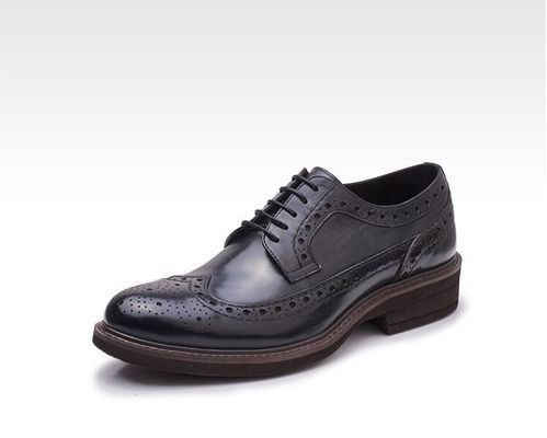 Sapatos clássicos de casal de couro para homens, sapatos de couro casual para homens.