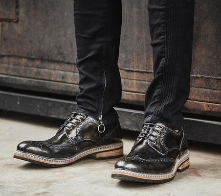 Moda Designer Italiano Homens Vestido Formal Sapatos De Couro Alegre Sapatos De Casamento De Luxo