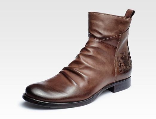 Botas de calcanhar masculino de pé redondo de couro genuíno Botas de elevador masculino casual