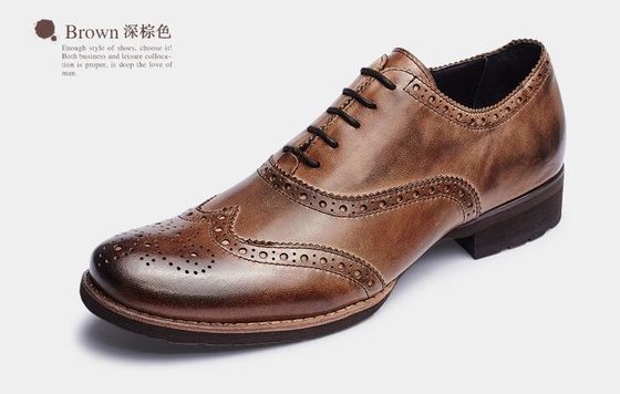 Calçados suaves de homem de tamanho normal Sneakers de couro marrom
