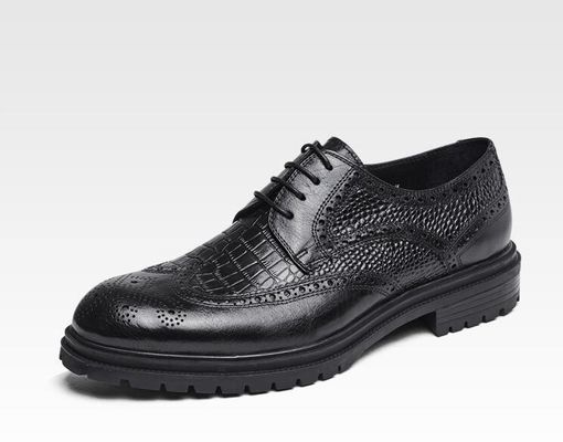 Calçados confortáveis de couro masculino de verão duráveis masculinos castanho Slip On Dress