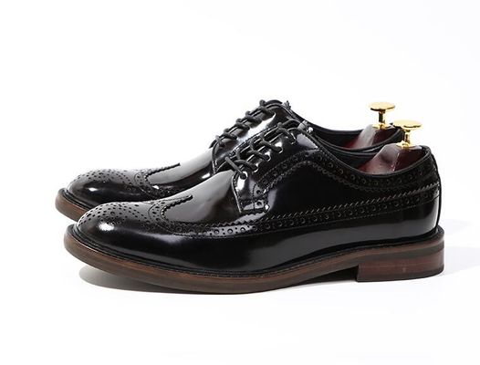 Marca italiana Calçados de couro masculino Calçados planos Calçados pretos Slip On Dress