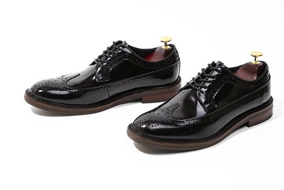 Marca italiana Calçados de couro masculino Calçados planos Calçados pretos Slip On Dress