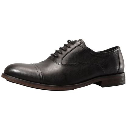 Sapatos de pele masculina com conforto e design de dedos pontiagudos