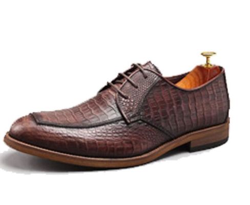 Sapatos de couro de patente preta para homens, sapatos de freio duplo feitos à mão.