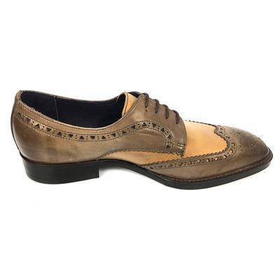 Calçados de moda masculina com acabamento de couro ceroso