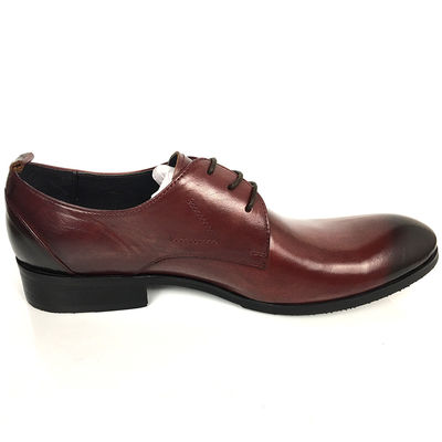 Sapatos de roupa superior de couro em estampa de crocodilo e bolsas compatíveis Sapatos de roupa masculina de sola preta
