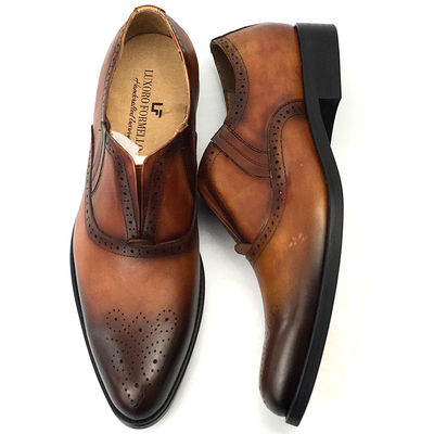 Itália de couro feito à mão Homens de vestidos formais Sapatos de escritório Oxford