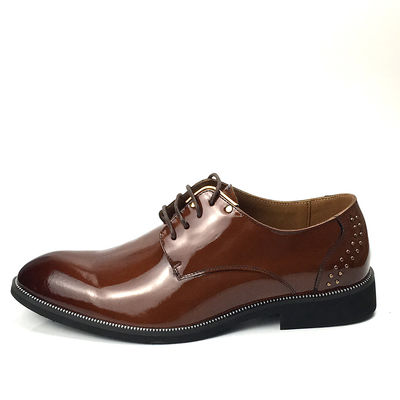 Calf Skin Homens Calçado de couro clássico Lace Up Durable Dress Shoes com rivet
