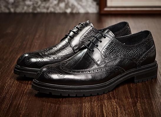 Brogues Casual Homens Vestido de Couro Sapatos Respiráveis Polícia Loafer