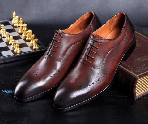 Moda Homens vestidos formais sapatos, Brogue escondido saltos altos calçado de couro para homens