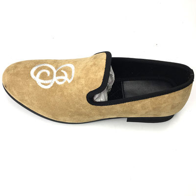 Sapatos de veludo personalizados para homens Slip On Men Velvet Dress Sapatos de veludo para atletas / escritório