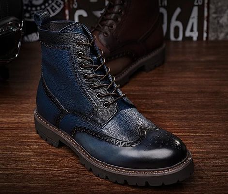Moda tornozelo botas de couro genuínas quentes, sapatos de trabalho para homens tipo de fechamento.