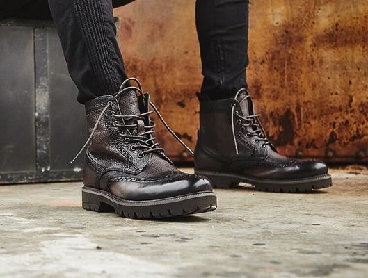 Moda tornozelo botas de couro genuínas quentes, sapatos de trabalho para homens tipo de fechamento.