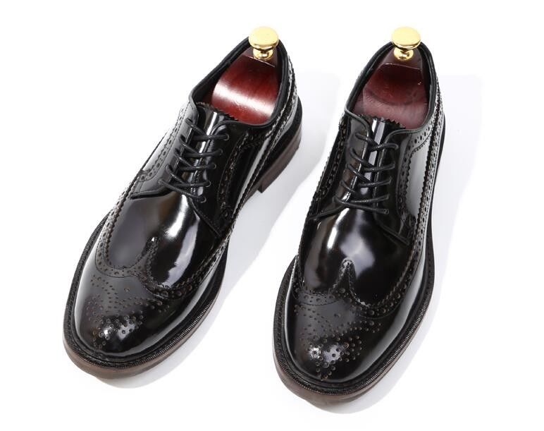 Marca italiana Calçados de couro masculino Calçados planos Calçados pretos Slip On Dress
