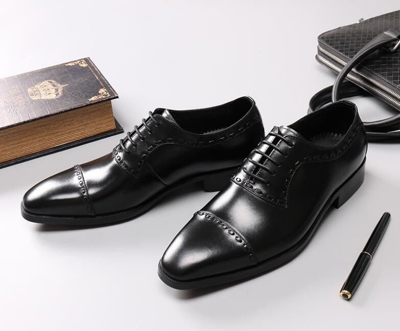 Couro Verão / Outono Vestido de casamento masculino Sapatos masculinos Moda Goodyear sola Oxford