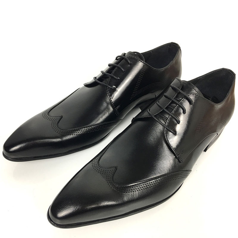 Europa Tamanho 39 - 47 Sapatos de vestido de noiva de homens / Sapatos de couro com renda Brogue